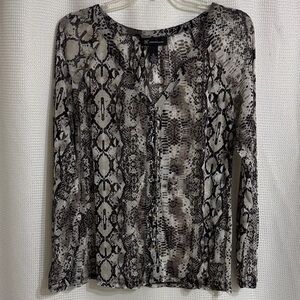 Women’s, like new, INC  International concepts sheer long sleeve top. Size XL.